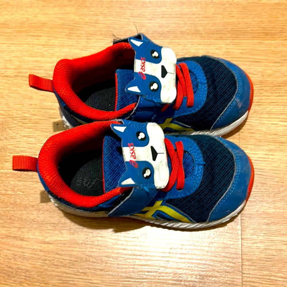 Asics sneakers us size 8